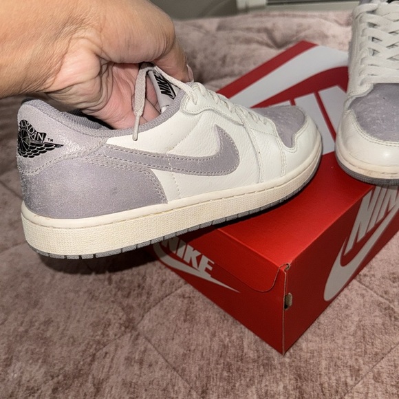 Air Jordan 1 Retro Low OG 'Atmosphere Grey' - Picture 4 of 6